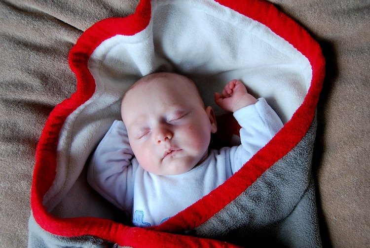 10 Best Baby Blankets to Give Your Baby a Comfortable Sleep