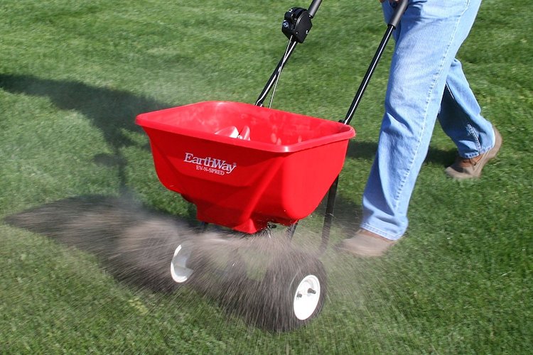 Top 10 Best Fertilizer Spreaders Reviewed In 2026