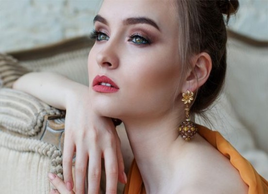 Best Foundation For Dry Skin: Makeup That Moisturizes