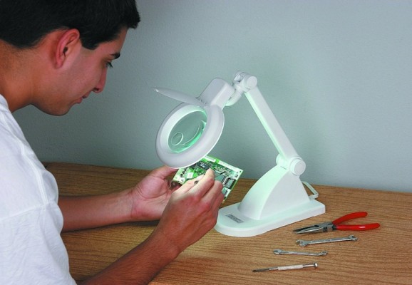 Top 10 Best Magnifying Lamps Reviewed