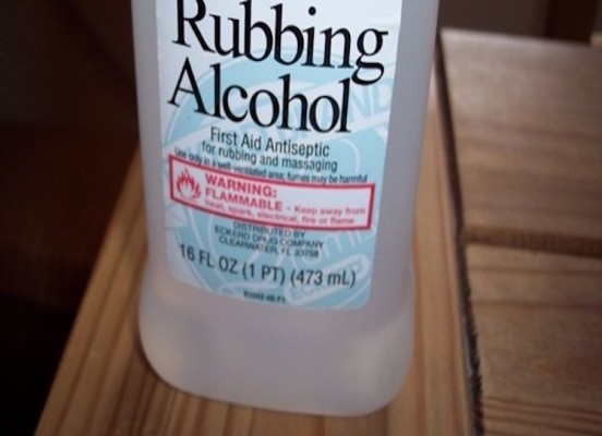 Rubbing Alcohol Uses: 12 Ways You Can Use It In Your Home (You've Never Thought of These)