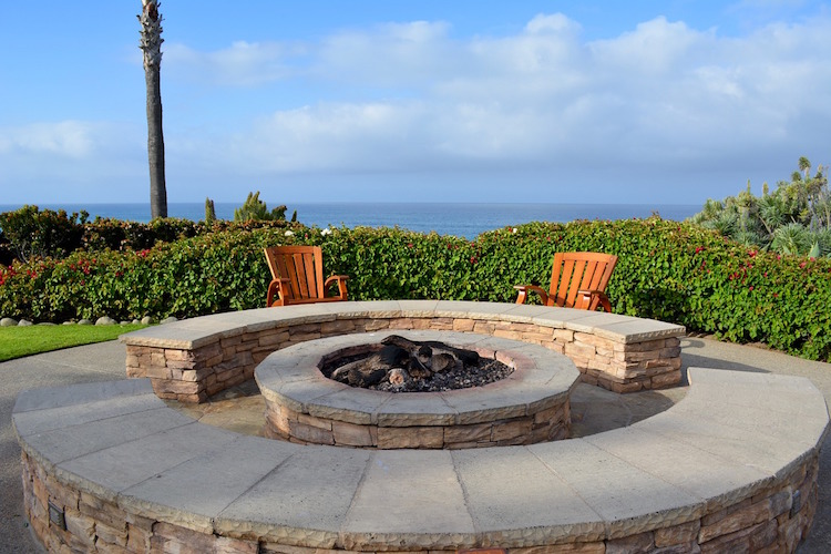 23 Impressive DIY Fire Pit Ideas You Can Build Easily