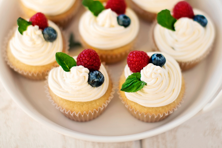 Vanilla Cupcakes with Hazelnut Frosting