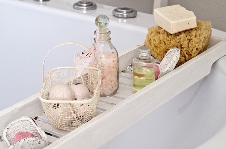 14 Homemade Natural Cleaning Recipes To Keep Your Home Squeaky Clean