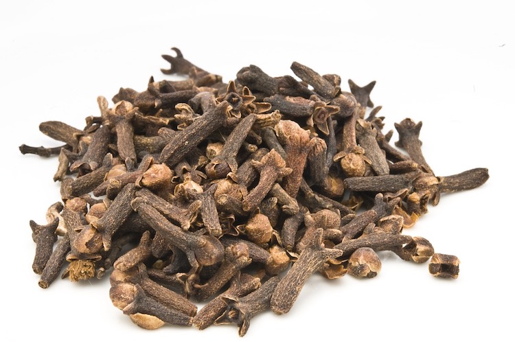 11 Stunning Reasons You Need To Try Clove Oil