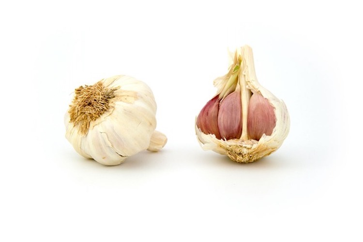 15 Surprising Health Benefits Of Garlic That You Probably Never Knew